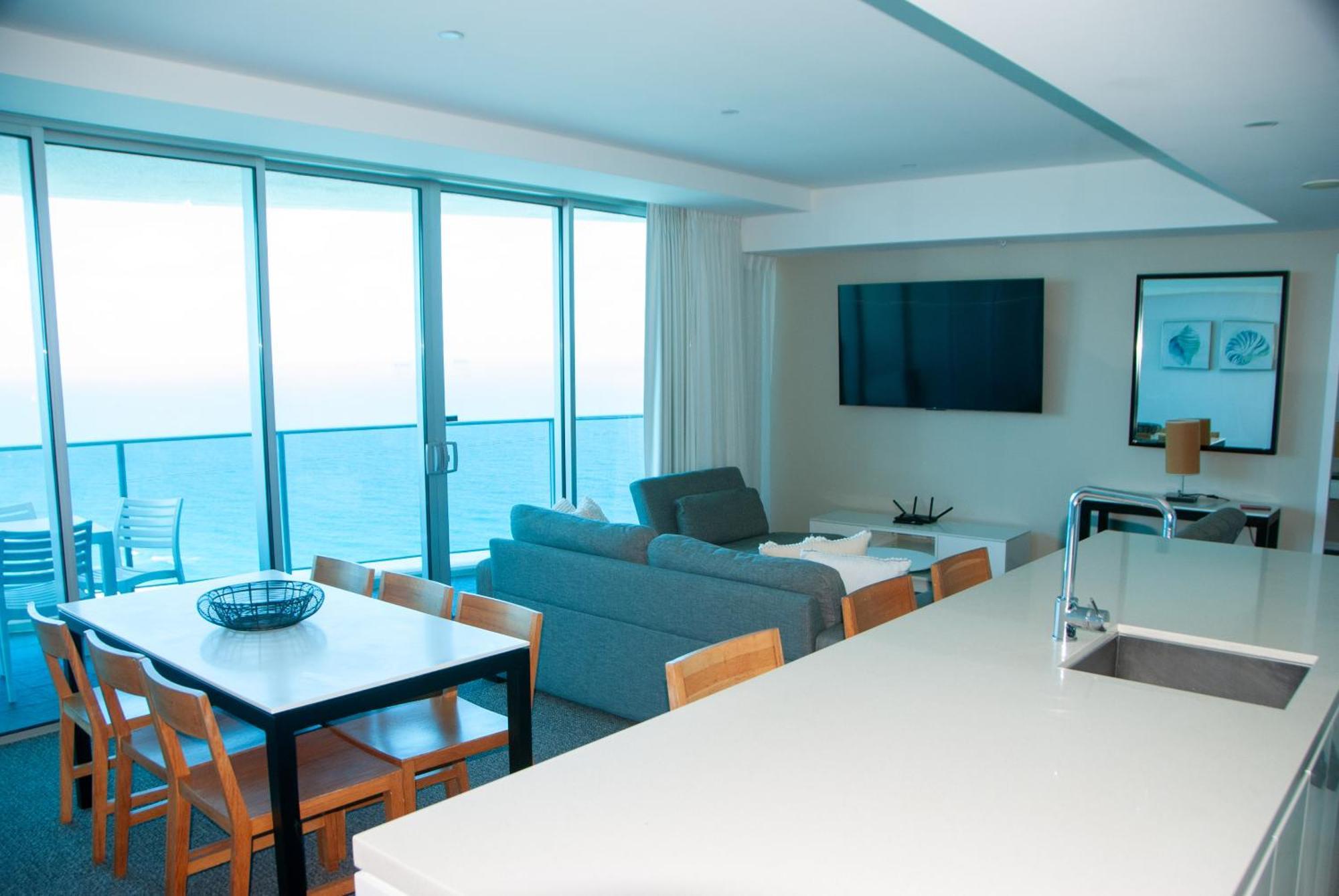 Number 1 H Residences - Wifi, Parking & More By Gold Coast Holidays Bagian luar foto