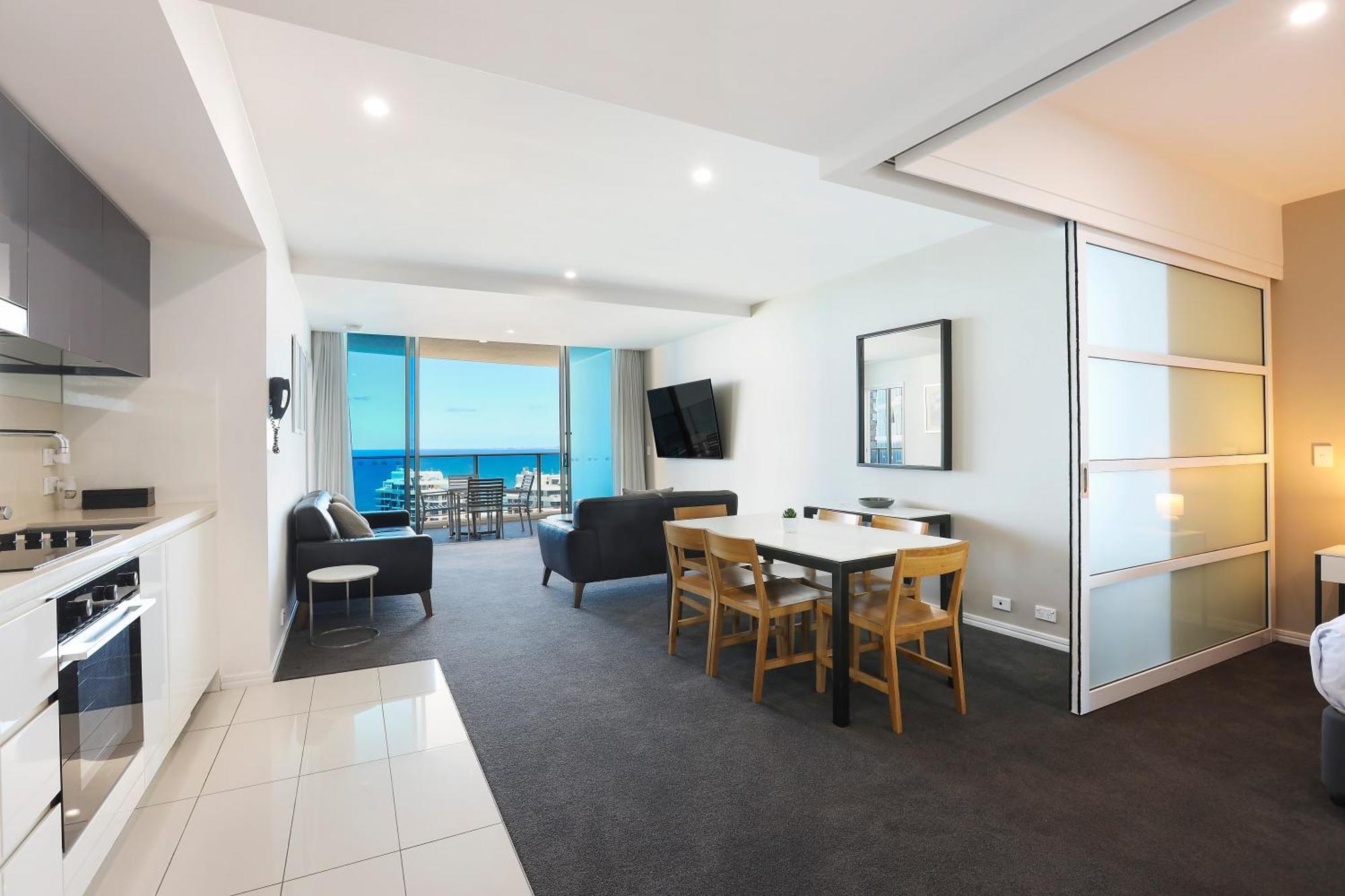 Number 1 H Residences - Wifi, Parking & More By Gold Coast Holidays Bagian luar foto