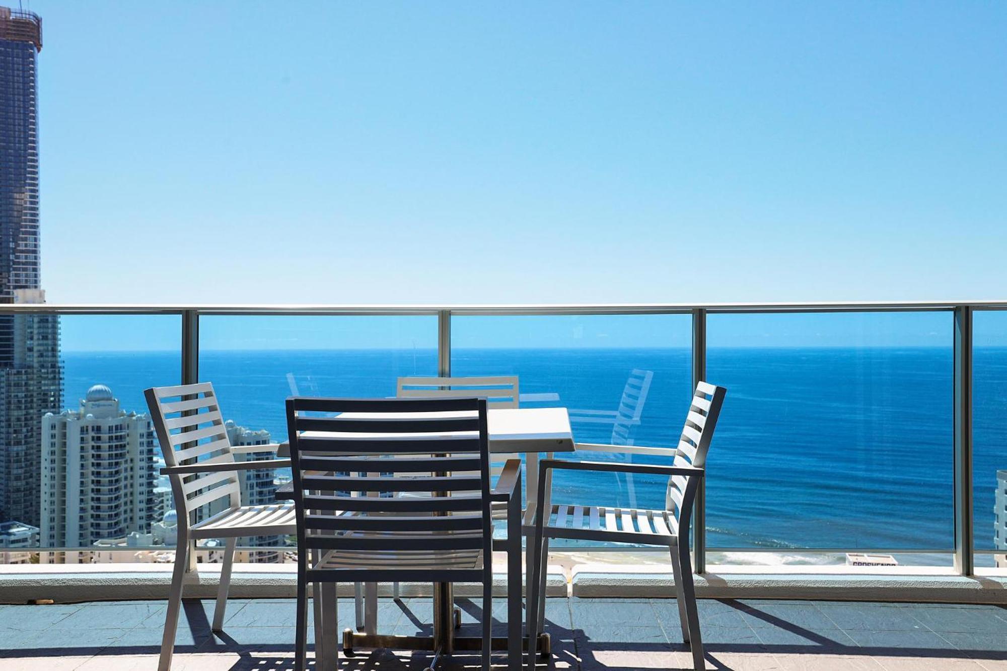 Number 1 H Residences - Wifi, Parking & More By Gold Coast Holidays Bagian luar foto